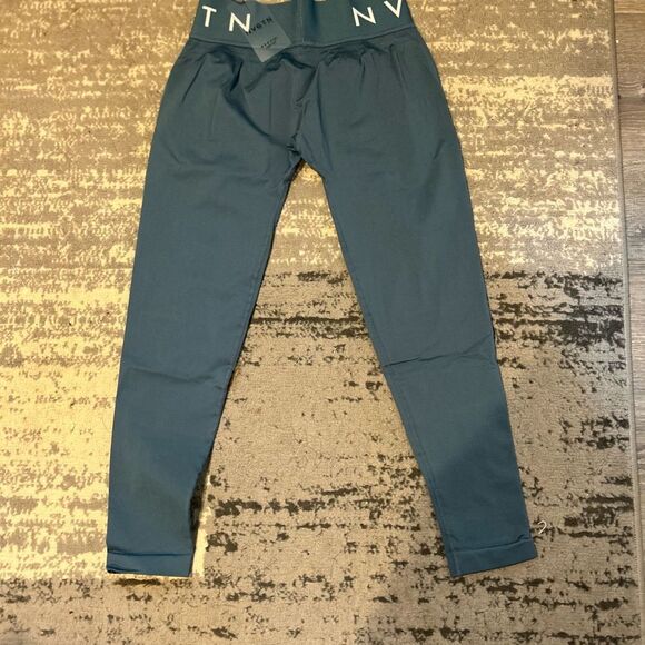 NVGTN Charcoal Sport Seamless Leggings size M NWT - Picture 4 of 4